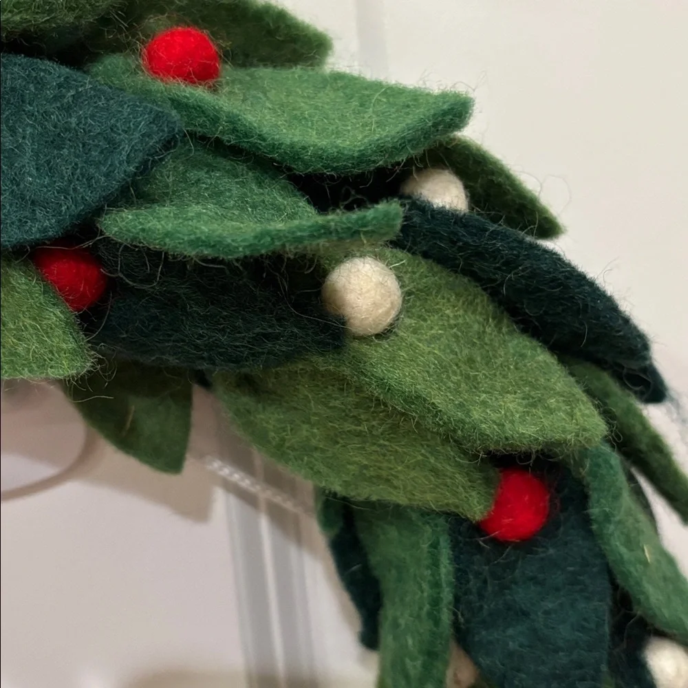 🎄 Trader Joe’s Crafted Felted Wool Christmas Wreath Made in Nepal 🎄
